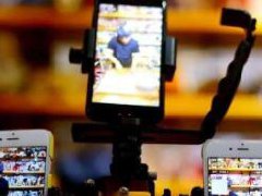 女孩子拍什么视频容易火？拍视频怎么赚钱的